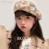 Y.toys แฟชั่นผู้หญิงขนสัตว์เสือดาวพิมพ์ Beret หมวก ฝรั่งเศสศิลปินสไตล์ฤดูหนาว จิตรกรหมวกแปดเหลี่ยม