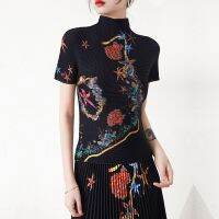 ﹍∈ Miyake Pleated 2023 High-end Western Style Fashion Skirt Suit Female Temperament Commuter Retro Style Print Black Two-piece Suit