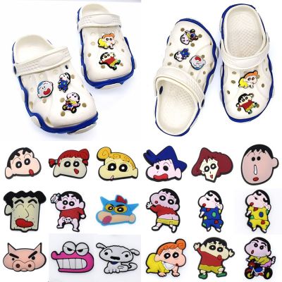 A25601รองเท้ารูน่ารัก1ชิ้น/19ชิ้นรองเท้าตกแต่ง Crocc Jibz Crayon Shin-Chan รองเท้ารองเท้ามีเสน่ห์หัวเข็มขัดอะนิเมะญี่ปุ่น