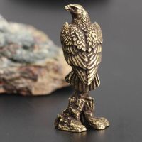 Eagle Statue Miniature Sculpture Handmade Crafts Ornament Vintage Copper Bird Figurine For Interior Home Desk Animal Decoration Furniture Protectors R