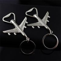 New Airplane Bottle Opener Keychains Journey Aircraft Pendant for Wedding Favors Travel Keyring Friendship Party Souvenirs Gift