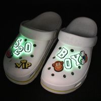 Single Letter 1Pcs Luminous Alphabe Shoe charms Button Accessories Shoe DIY Decoration Wristband Kids X-mas Gift Croc Jibz