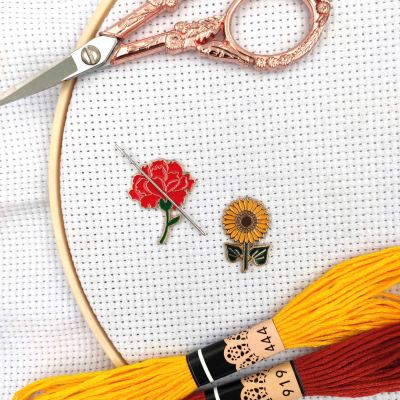 Needle Minder Magnetic Needle Holder for Embroidery needlework  Sunflower and Rose Needle Nanny Sewing Magnet for Cross Stitcher Needlework