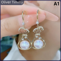 [Oliver Timmy] 1คู่ใหม่แฟชั่นขนาดใหญ่สีแดงสีขาวไข่มุกตุ้มหูสำหรับผู้หญิงแจกันกลวงรูปร่างต่างหูแต่งงานเพทายของขวัญเครื่องประดับ