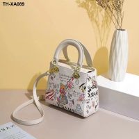 2023 female inclined shoulder bag the new bag graffiti bucket bag contracted cylinder bag bear letter Diana handbag