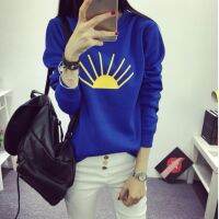 เสื้อแฟชั่น คอกลม แขนยาว ลาย sunny สีฟ้า 1650