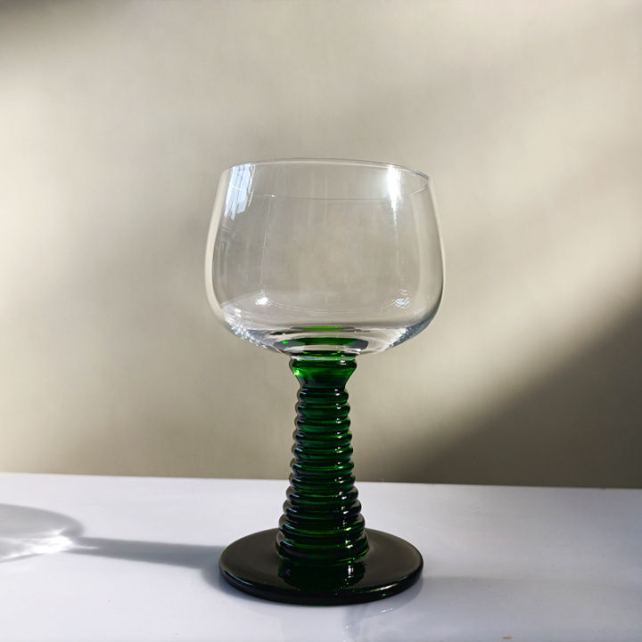 แก้วสีแท่งสกรูลมสไตล์ฝรั่งเศสวินเทจยุคกลางถ้วยแก้วสีเขียวสีชมพูแก้วแชมเปญไวน์หวาน