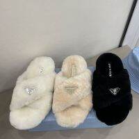 2023 PradaˉSummer New Triangle Label Slippers Sheepskin Wool New Womens Shoes Plush Flat Bottom Slippers