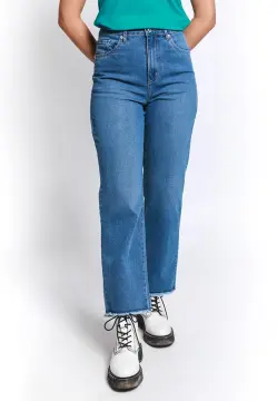 28-29 bench high waist jeans pants sky blue, Women's Fashion, Bottoms, Jeans  on Carousell