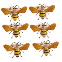 18PCS Yellow Bee Design Metal Napkin Ring Towel Buckle Bee Napkin Holder Wedding Party Holiday Hotel Table Decoration