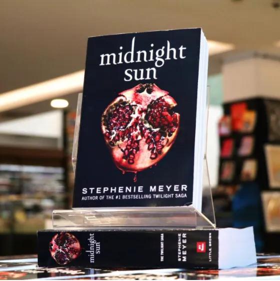 Midnight Sun by Stephenie Meyer - Books Kinokuniya Webstore Malaysia