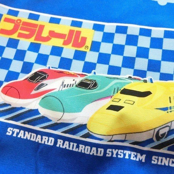 ผ้ากันเปื้อน-made-in-japan-ผ้ากันเปื้อนสำหรับเด็ก-ลาย-คิตตี้-kitty-tomica-plarail-sumikko