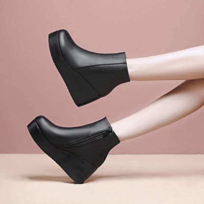 รองเท้า ผู้หญิง รองเท้าบูทหญิง หนัง สีดำ รองเท้าส้นตึก ญ ฤดูหนาว 2021