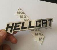 สัญลักษณ์ลำต้นตัวถังด้านข้างสำหรับรถยนต์ลาย HELLCAT โลหะตราสติกเกอร์สำหรับหลบสีเงิน