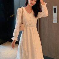 2021 new Hepburn style French style white dress long sleeve dress womens waist-tight temperament sl