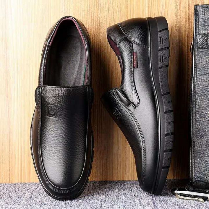 รองเท้าหนังแท้สำหรับผู้ชายขนาด38-46นุ่มหนังรองเท้าหนังแท้แบบลำลองรองเท้าไม่มีส้นสำหรับผู้ชายรองเท้าหนัง