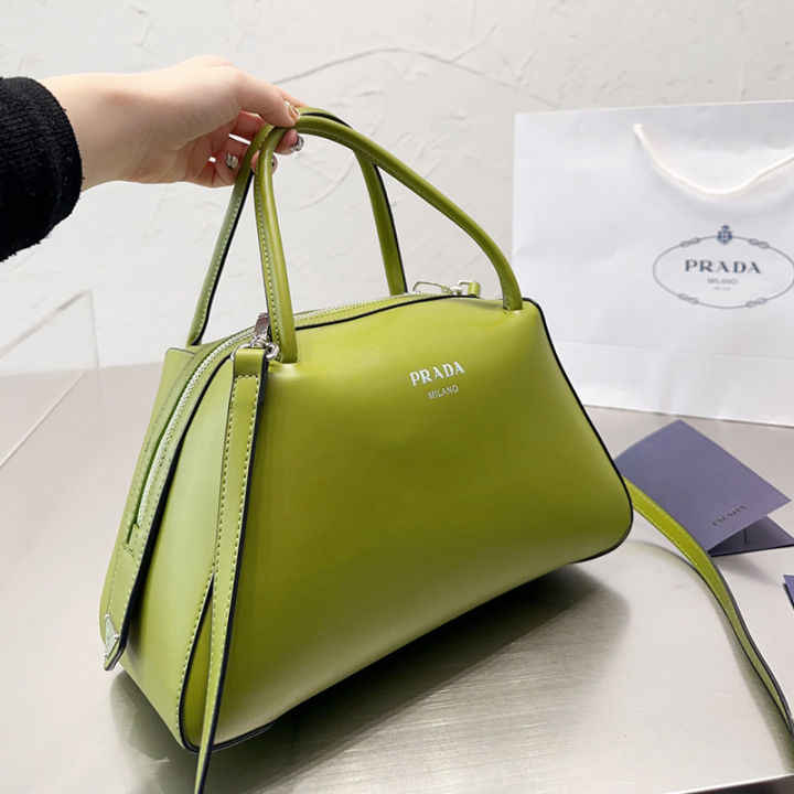 ▷Original◁【Gift Box Packaging】New Prada Saffiano Crossbody Handbag Simple  Versatile Bag Fashion Daily Holiday Bag 22*14cm PDC