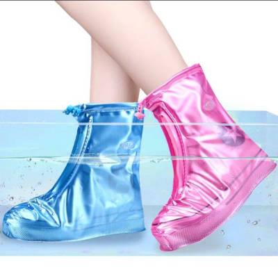 ถุงคลุมรองเท้ากันฝน ถุงสวมรองเท้ากันเปียก พื้นกันลื่น วัสดุพีวีซี ทนทาน ใช้งานได้นาน สวมใส่สบาย