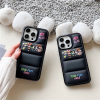 พร้อมสต็อก【The Powerpuff Girls】เคสIphoneเข้ากันได้สำหรับIPhone 15 Pro MAX 11 12 13 14 Pro Maxแฟชั่นน่ารักการ์ตูนCotton Filled Down Jacket 3Dปักเป้าเคสโทรศัพท์อ่อนปลอก