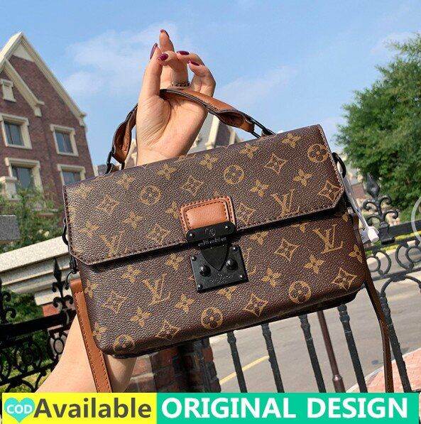 lv-กระเป๋าสะพายกระเป๋าโทรศัพท์สำหรับผู้ชายและผู้หญิง-ลดราคาพิเศษกระเป๋าหนัง-mode-korea-ลายนูนสีดำคาดตัวกระเป๋ากระเป๋าถือ-lv-กระเป๋าสะพายไหล่มีซิปกระเป๋าหิ้วกระเป๋ากระเป๋าใส่เหรียญกระบอกกระเป๋ากีฬาผู้ช