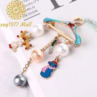 XEG1377 ผู้หญิง ของขวัญวันเกิด คริสต์มาส เครื่องประดับเสื้อผ้า ราวตากผ้า Enamel Snowman Elk Deer Crystal Hanger เข็มกลัด Pin ไม้ค้ำยัน Rhinestones