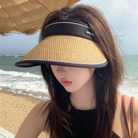 Topi Bucket หมวกสำหรับผู้หญิง,หมวกแก๊ปสีพื้นด้านบนหมวกฟางพกพาได้กว้างมากหมวกหน้ากากใส่ออกข้างนอกหมวกชายหาดบังแดด UV หมวกกันแดดผู้หญิงพับได้สำหรับฤดูร้อน