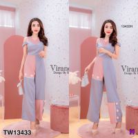 J13433 Jumpsuit จั๊มสูทขายาว ทรงเปิดไหล่ แต่งผ้าสลับสี ติดดอกไม้ Long-sleeve jumpsuit, open-shoulder cut, dressed in alternating colors, and floral detailing.