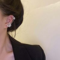 FEFDTQ เก๋ หรูหรา ไม่เจาะ เงา คลิปกระดูกหู โลหะผสม ต่างหูผู้หญิง สไตล์เกาหลี Ear Cuff ผีเสื้อที่เกี่ยวหู ตุ้มหู