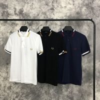 Fredperry British Trend Fredperry ข้าวสาลีสีเสื้อโปโลลายทางปกแขนสั้นผู้ชายธุรกิจลำลองทุกวัน Fp