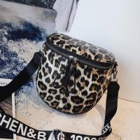 [COD] casual large-capacity semi-circular saddle bag one-shoulder diagonal chest fashion leopard print wide shoulder strap womens trendy