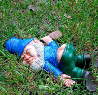 Creative Drunk Gnome Blue Red Dwarf Funny Rude Drunken Disorderly Statue Ornament Resin Figurine Garden Accessories Home Decore