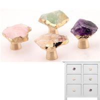 1pcs Natural Irregular Fluorite Stone Door Handle Single hole Clear Crystal Brass Base Drawer Cupboard Wardrobe Furniture Knobs Door Hardware