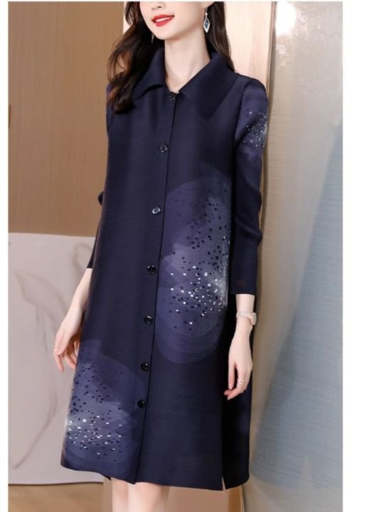 2023-hot-high-end-miyakeจีบlapel-dress-ใหม่ฤดูใบไม้ร่วงหรูหราขนาดใหญ่หลวมพิมพ์แม่ฤดูใบไม้ผลิเสื้อชุด