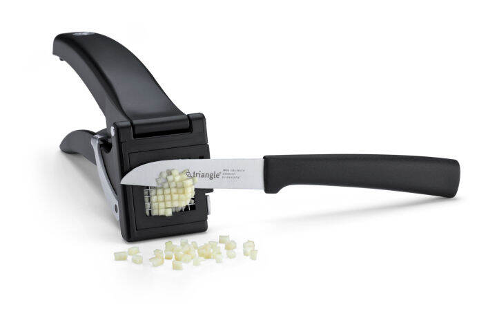 triangle-504441802-garlic-cutter-black