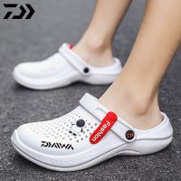 Daiwa Men Water Shoes Beach Slippers Sea River Fishing Sneakers Upstream Sandals Breathable Outdoor Clogs Flip Flops Aqua Shoes House Slippers