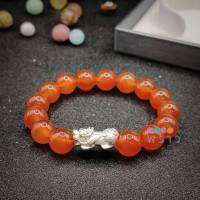 (พราว) .ปี่เซียะเงินแท้+คาร์เนเลี่ยน(Carnelian) ขนาด 10 มม.หินประจำวันพฤหัสและเหมาะกับทุกราศี ผ่านการปลุกเสกเรียบร้อยแล้ว