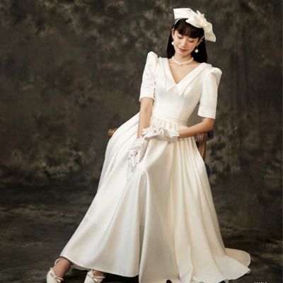 ชุดเดรสผ้าซาตินสีขาวสไตล์ฝรั่งเศสย้อนยุคชุดค็อกเทลชุดแต่งงาน Qs1531จดทะเบียนใบรับรอง
