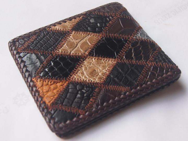 หนังต่องานฝีมือ-asian-wallet-crocodile-ฝีมือตัดเย็บเป็นสี่เหลี่ยมข้าวหลามตัด-หนังจรเข้แท้100