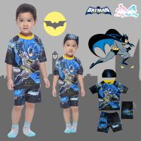 Swimming Wear 2piece for Boy Batman ชุดว่ายน้ำ เด็กผู้ชาย สีดำ เสื้อแขนสั้น กางเกงขาสั้น พร้อมหมวกว่ายน้ำและถุงผ้า ผ้านิ่ม ใส่สบาย