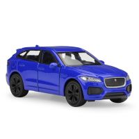 รถโมเดล Diecast แบบดึงกลับจากัวร์ F-PACE สีน้ำเงินแบบใหม่พร้อมกล่อง1:36