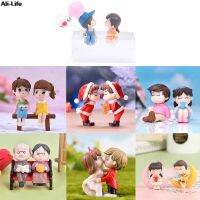 2Pcs Mini Christmas Couple Figurine Doll Garden Decor Ornament Kid Toy Miniature Landscape Ornaments People Statue Resin Craft