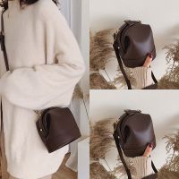 Unique niche design exquisite girl crossbody small bag female 2023 new hot style all-match bucket bag high-end sense 【BYUE】