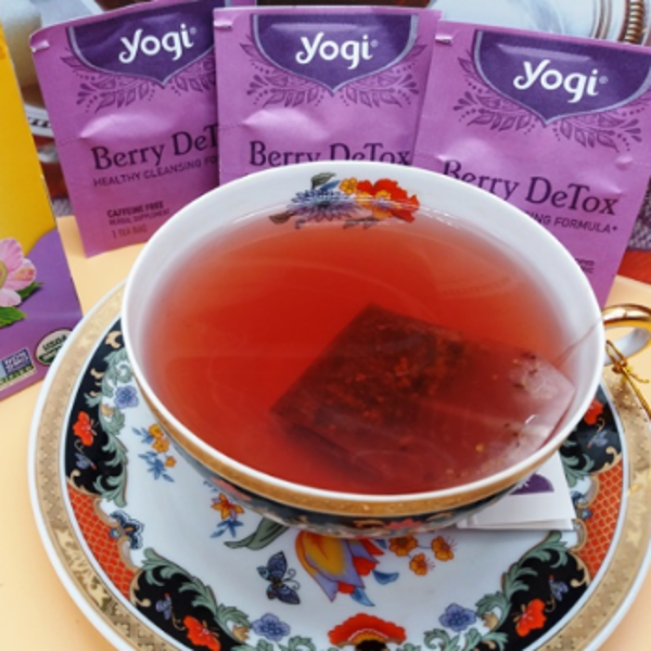 yogi-tea-berry-detox-caffeine-free-16-tea-bags-ชา-โยคี-เบอร์รี่-ดีท็อกซ์-ชาสมุนไพร-ชาเพื่อสุขภาพ