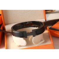 [With Box] Her me&amp;new spot H letter pure black steel fashion generous versatile bracelets for men and women accessories