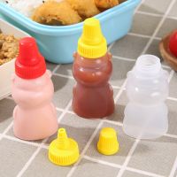 2Pcs Kitchen Portable Seasoning Bottle Mini Ketchup Bottle Portable Small Pot Salad Soy Sauce Spray Bottle Ketchup Honey Mustard