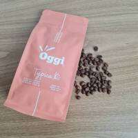 กาแฟคั่ว Oggi - Pure Typica จากเมล็ดกาแฟอาราบิก้าสายพันธุ์ทิปปิก้า 100% มีรสชาติที่เป็นเอกลักษณ์ หอมดอกไม้ป่า น้ำผึ้งและผลไม้ (แบบเมล็ดและบด)