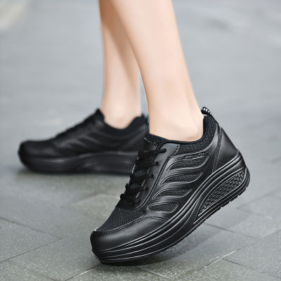 ALI&amp;BOY รองเท้าเพื่อสุขภาพ รุ่นปีกนางฟ้า สีพื้น สีดำล้วน ใส่นิ่ม เบาสบาย ปรับสมดุลเท้า ความสูง 5 ซม.