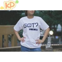 KP เสื้อยืด สกรีน GOT7 สีขาว พร้อมส่งเสื้อยืด เสื้อเบลาส์