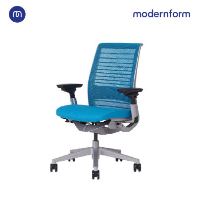 Modernform เก้าอี้ Steelcase ergonomic รุ่น Think v2 Platinum พนักพิงกลาง สีฟ้า  เก้าอี้เพื่อสุขภาพ เก้าอี้ผู้บริหาร เก้าอี้สำนักงาน เก้าอี้ทำงาน เก้าอี้ออฟฟิศ เก้าอี้แก้ปวดหลัง ปรันเอนได้  4 ระดับ ปรับน้ำหนักตามผู้นั่งอัตโนมัติ พร้อมปรับความสูงได้