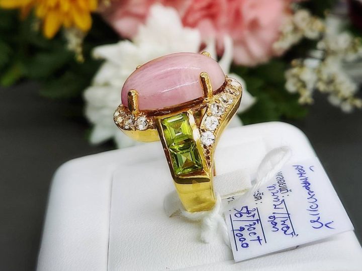 แหวนพลอยแท้-ทับทิมแอฟริกา-สี-pink-rose-ล้อม-white-topaz-พลอยขาว-ประดับ-peridot-ด้านข้าง-เรือนเงิน-925-ชุบทอง-24-เค-ไซต์-56